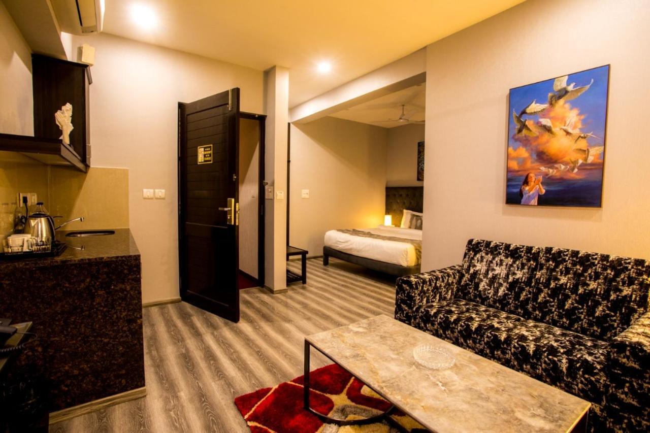 Encore Suites Goa Panaji Zewnętrze zdjęcie